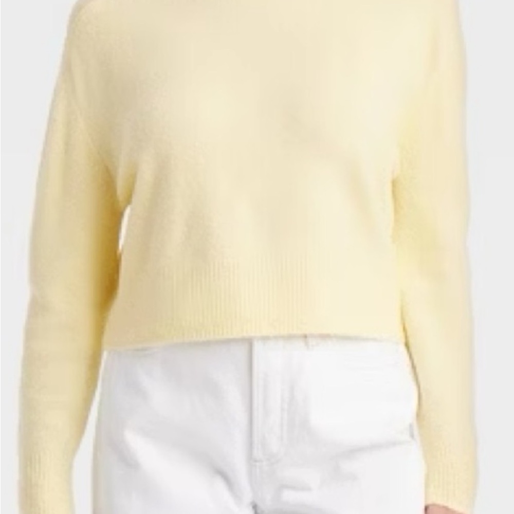 Universal Thread Cream Crew Neck Sweater